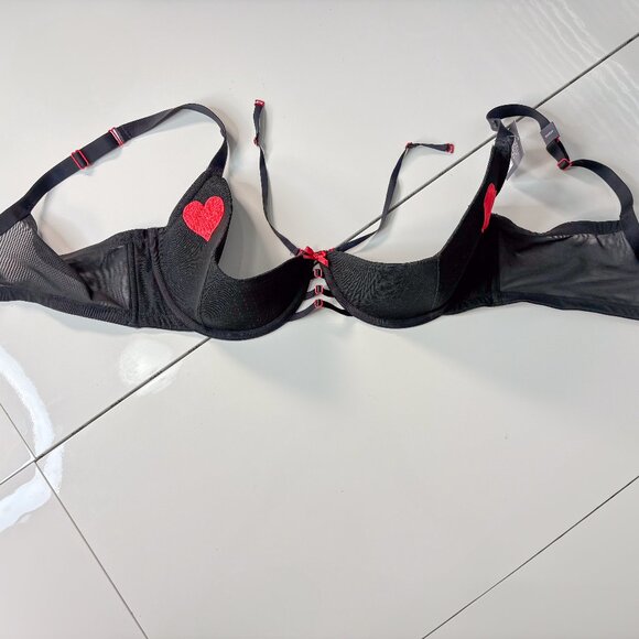 Cacique Seriously Sexy Black & Red Heart Quarter Cup Bra 40DDD NWT - Picture 1 of 7